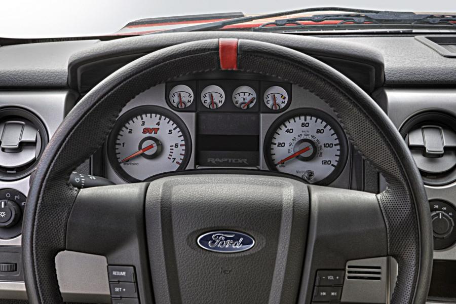  Ford F-150 SVT Raptor 2010 года  (фото 44 из 295)